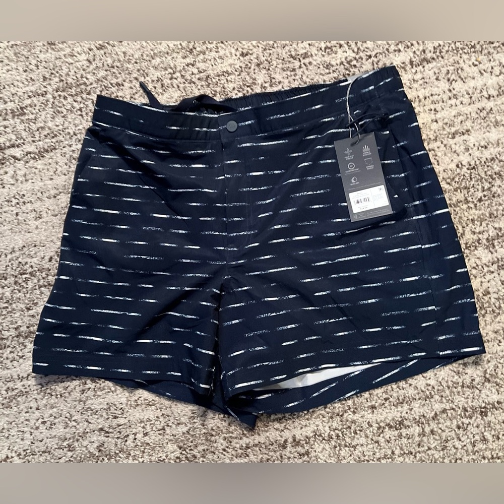 NWT/ VRST Black and White MENS SLIM FIT Shorts, Size L